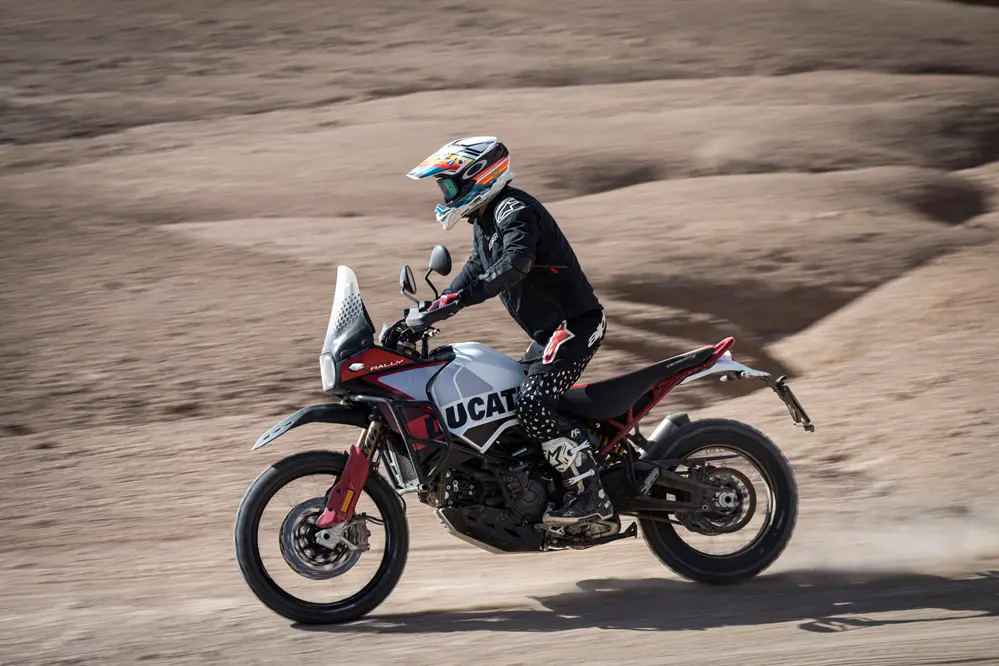 2024_ducati_desert_x_rally_01